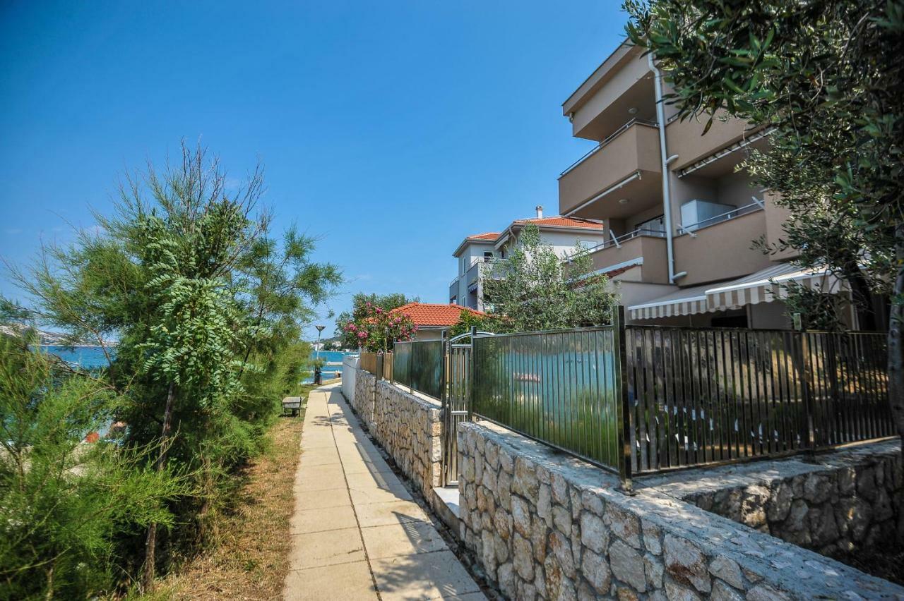 Apartment Robert Novalja Εξωτερικό φωτογραφία