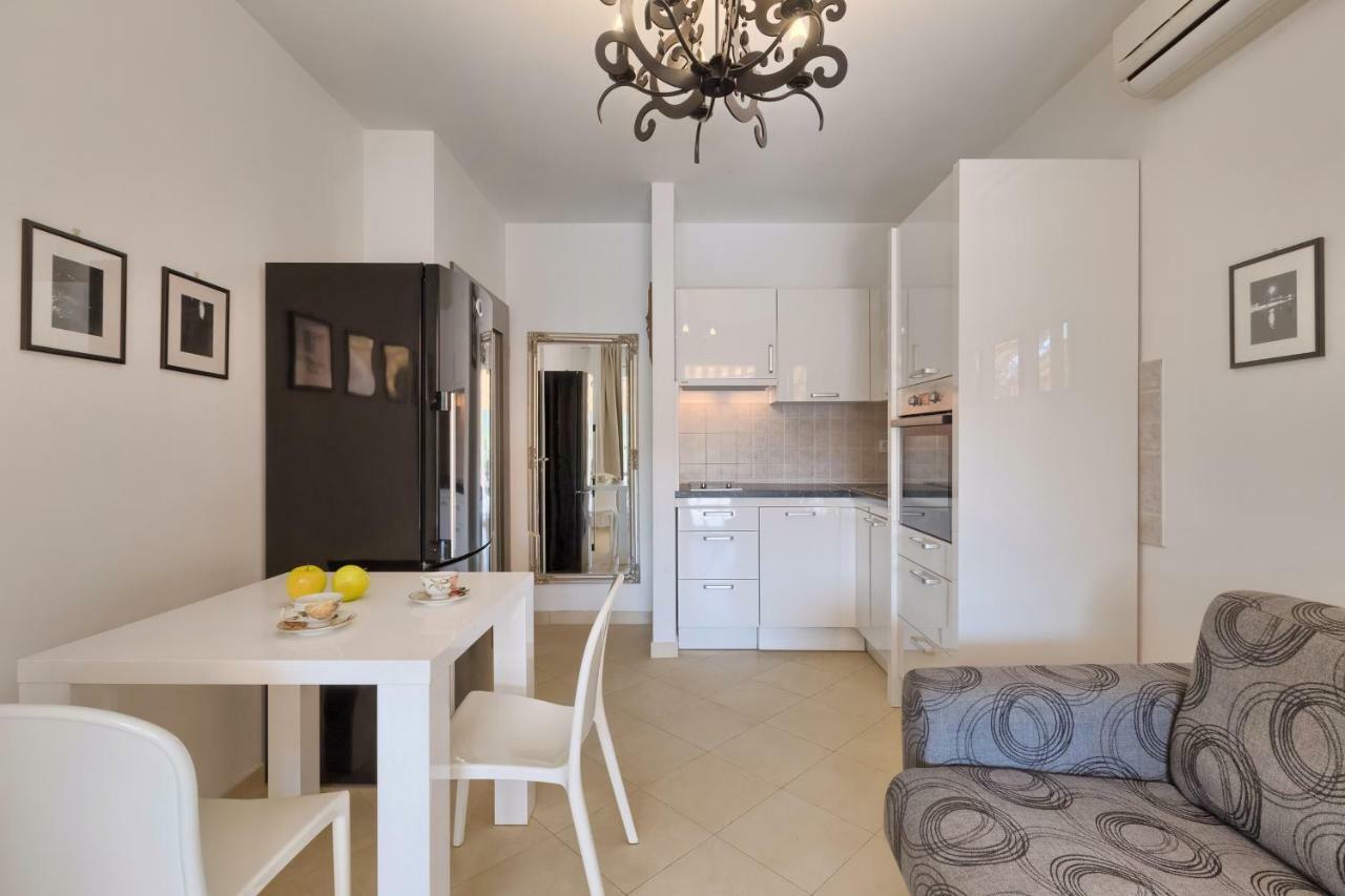 Apartment Robert Novalja Εξωτερικό φωτογραφία